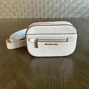 Michael Kors Jet Set belt bag powder blush pink